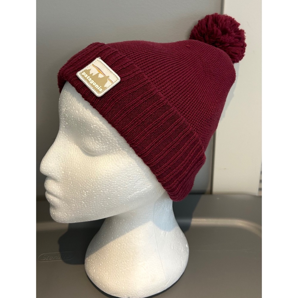 Patagonia Powder Town Beanie Hat Burgundy Maroon Recycled Knit Pom Pom Logo OS